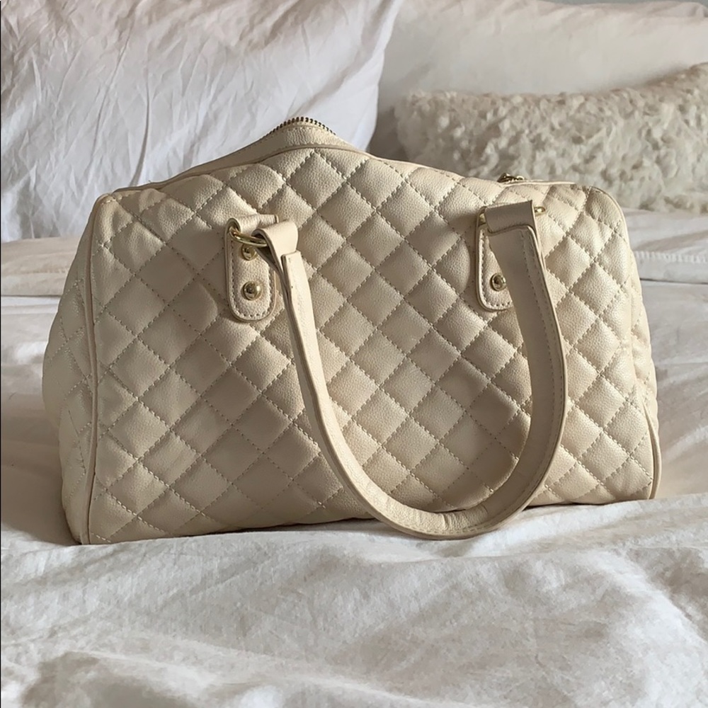 Cream purse